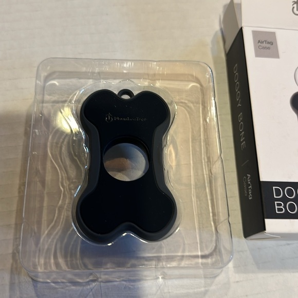 NWT Phunkee Tree air tag case doggy bone shape with loop to tie in black & grey - Picture 4 of 5